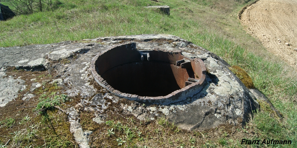 Fot. xx. Widok zachowanych elementów kopuły przewoźnej dla ckm.